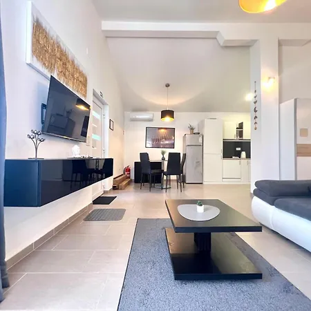 Appartement Azzuromare App Pula