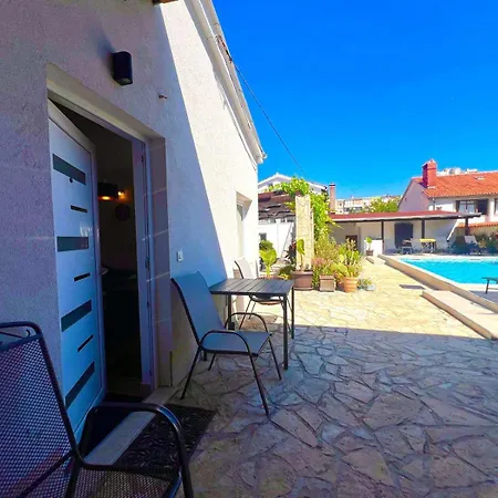 Azzuromare App Appartement Pula