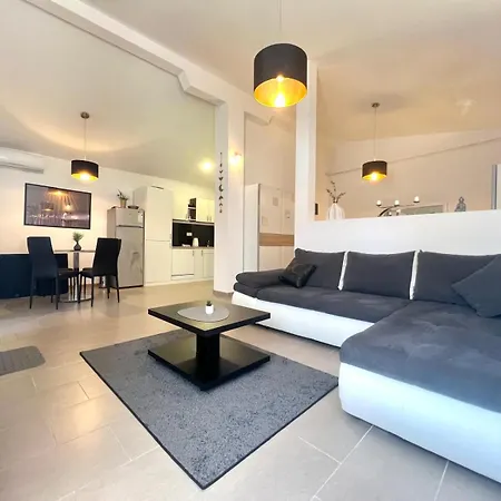 Appartement Azzuromare App *