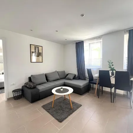 Appartement Azzuromare App *